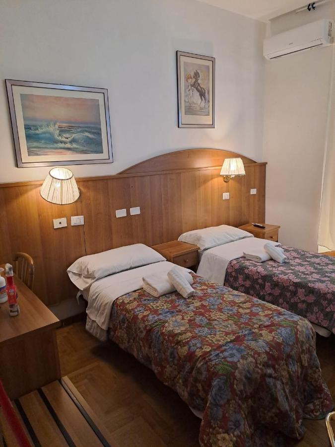 Star Hotel Roma ภายนอก รูปภาพ