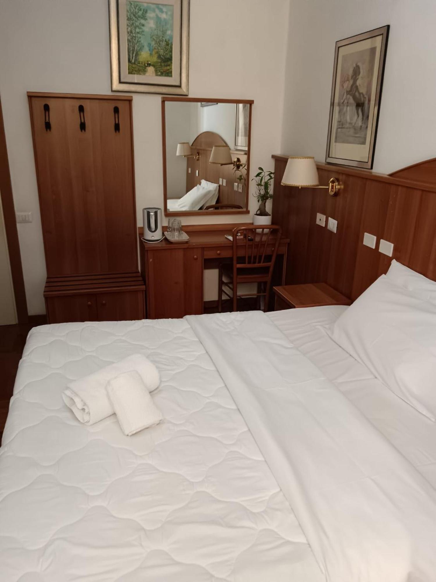 Star Hotel Roma ภายนอก รูปภาพ